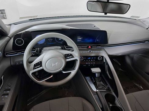 Certified 2024 Hyundai Elantra SEL image 22