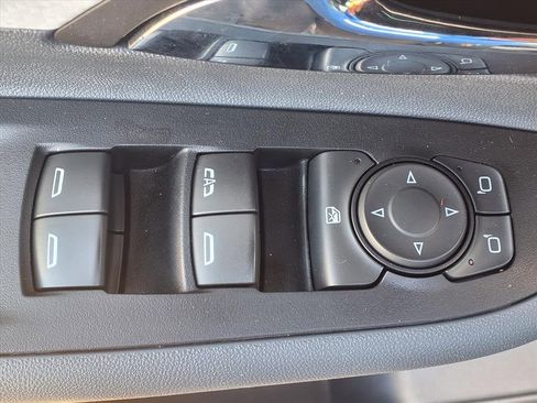 Used 2021 Chevrolet Bolt LT image 8