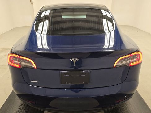 Used 2020 Tesla Model 3 Standard Range Plus RWD image 2