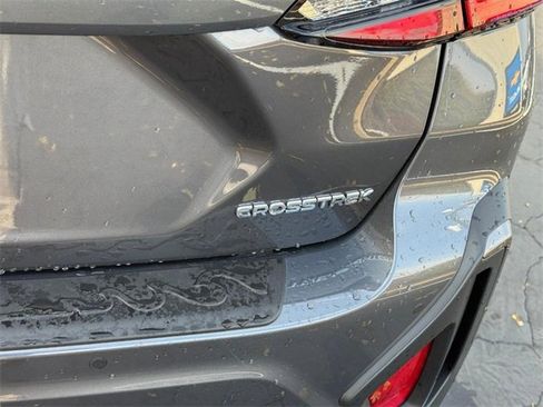 Used 2025 Subaru Crosstrek 2.5i Limited w/ Popular Package #4A image 5