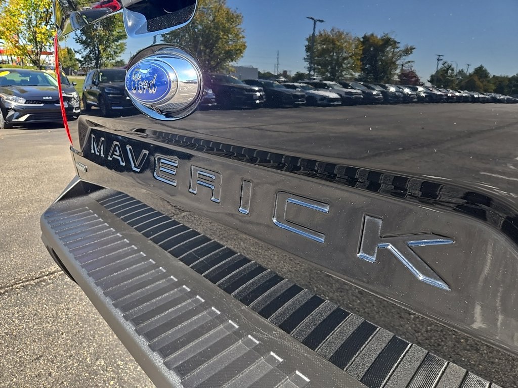 Used 2023 Ford Maverick Lariat FWD image 13