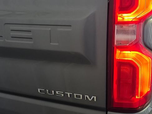 Used 2021 Chevrolet Silverado 1500 Custom RWD image 13