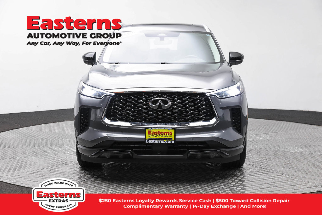 Used 2023 INFINITI QX60 Luxe w/ Cargo Package FWD image 3