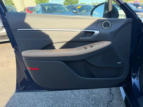 Used 2021 Hyundai Sonata Limited w/ Winter Weather Package FWD image 14