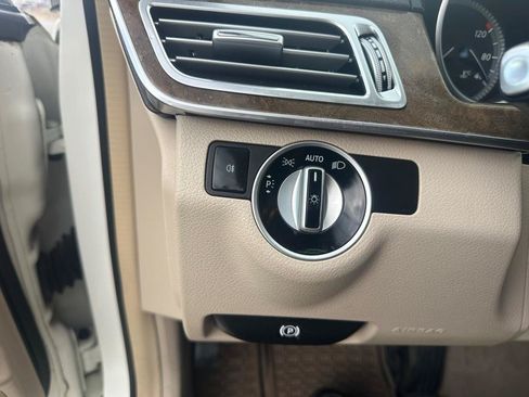 Used 2016 Mercedes-Benz E 350 Sedan w/ Premium Package image 17