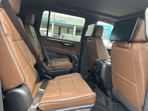 New 2026 Chevrolet Suburban High Country AWD/4WD image 35