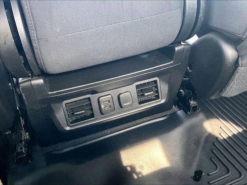 Used 2021 Chevrolet Silverado 1500 LT image 12