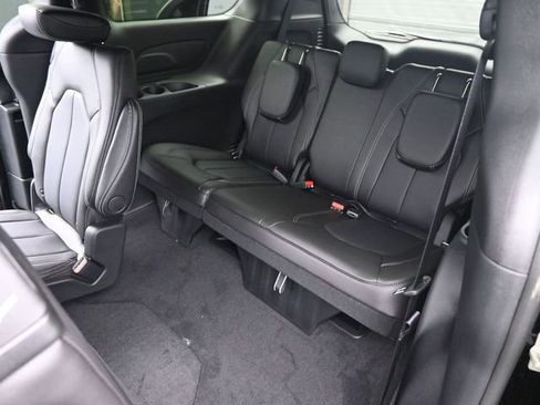 New 2026 Chrysler Pacifica Select w/ S Appearance Package image 14