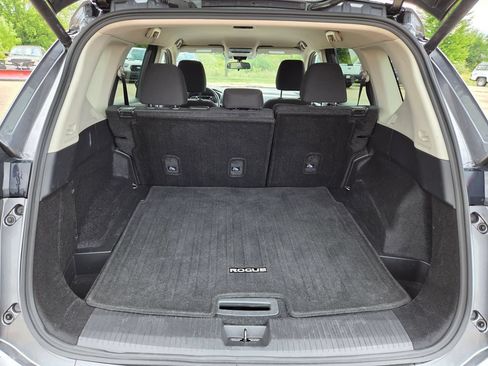 Used 2025 Nissan Rogue SV FWD image 27