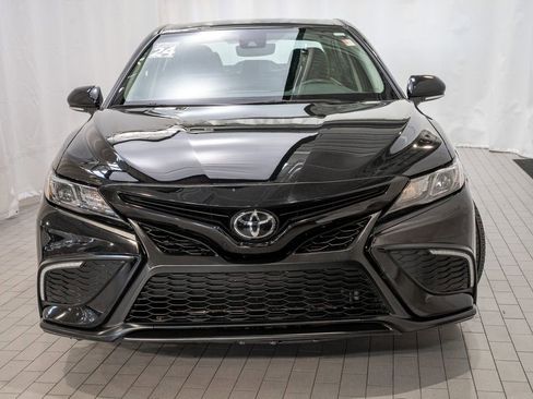 Used 2024 Toyota Camry SE image 2