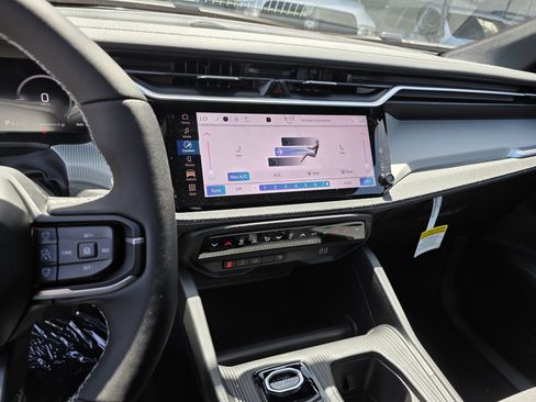 New 2026 Jeep Cherokee Laredo AWD/4WD image 14
