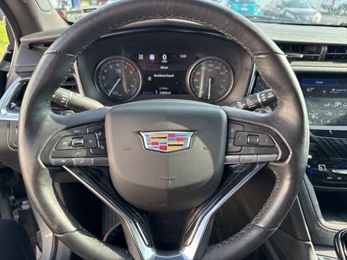 Used 2024 Cadillac XT6 Premium Luxury w/ Technology Package image 21