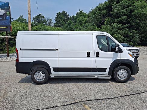 Used 2025 RAM ProMaster 2500 w/ U-Haul Equipment Group FWD image 24