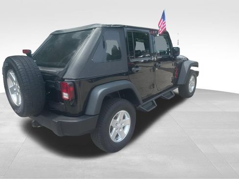 Used 2014 Jeep Wrangler Unlimited Rubicon w/ Connectivity Group AWD/4WD image 22