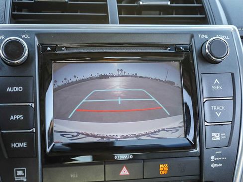 Used 2017 Toyota Camry XLE image 23