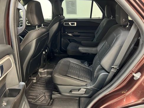 Used 2020 Ford Explorer XLT w/ Comfort Package image 28