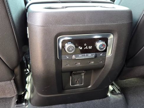 Used 2025 GMC Yukon Denali w/ Denali Reserve Package AWD/4WD image 14