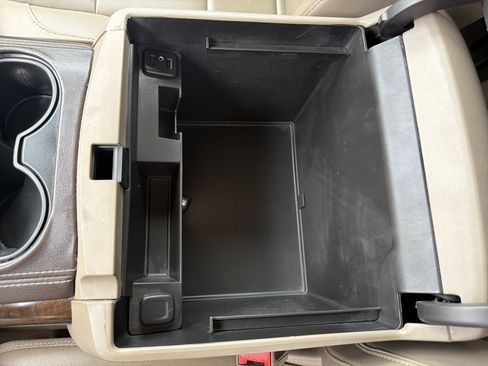 Used 2016 Chevrolet Tahoe LT RWD image 18