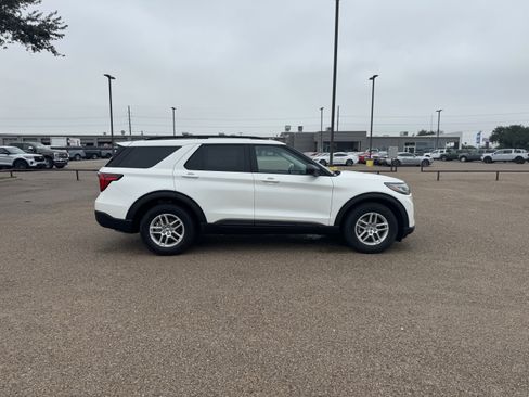 New 2026 Ford Explorer Active w/ Active Comfort Package RWD image 8
