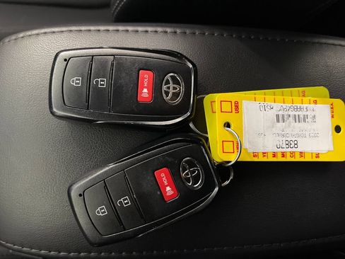 Used 2023 Toyota Corolla Cross XLE w/ Black Badges Package (TMS) AWD/4WD image 24