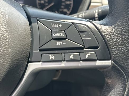 Used 2024 Nissan Altima 2.5 SV FWD image 17