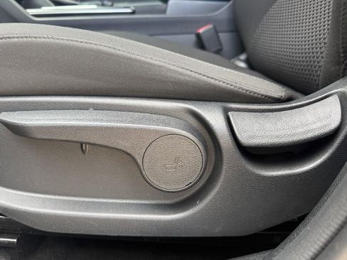 Used 2025 Kia Sportage LX image 24