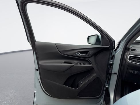 Used 2022 Chevrolet Equinox LT FWD image 9