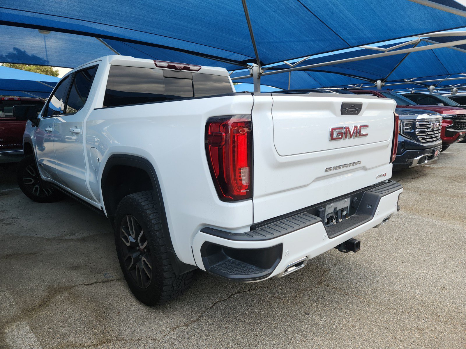 Used 2021 GMC Sierra 1500 AT4 w/ AT4 Value Package AWD/4WD image 3
