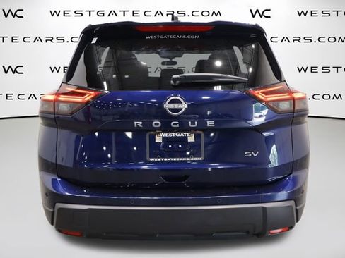 Used 2024 Nissan Rogue SV image 7