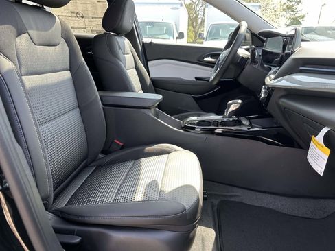 New 2026 Chevrolet Trax LT w/ Sunroof Package FWD image 24