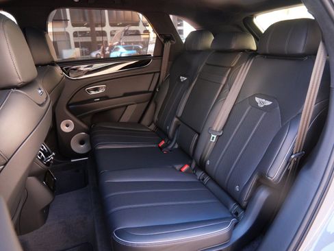 New 2025 Bentley Bentayga AWD/4WD image 20