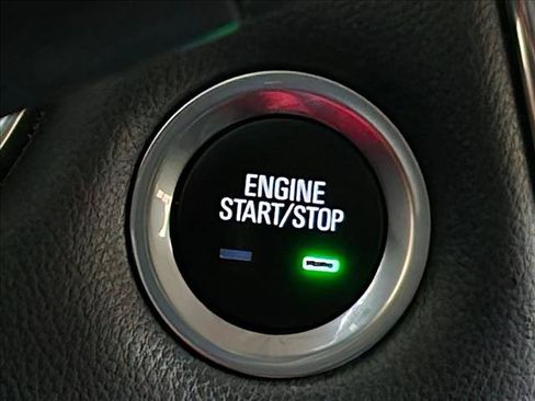 Used 2020 Chevrolet Traverse LT FWD image 10