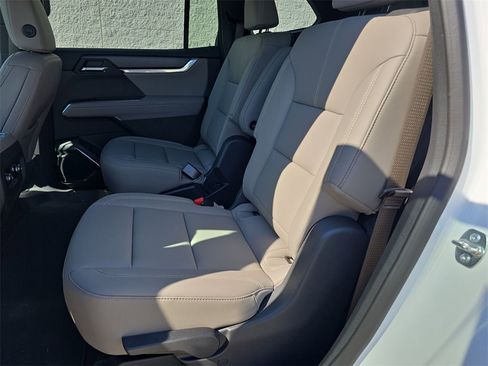 Used 2025 GMC Acadia Elevation w/ Elevation Premium Package image 26