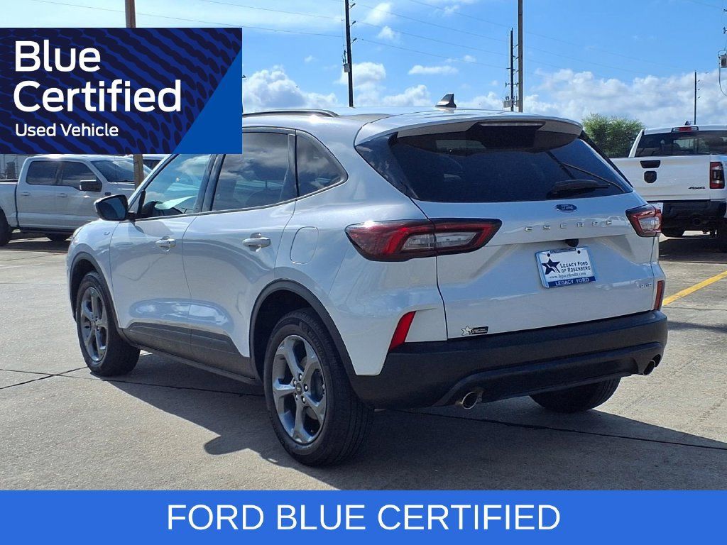 Certified 2025 Ford Escape ST-Line Select AWD/4WD image 4