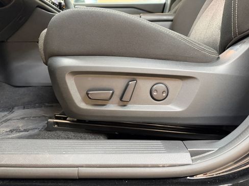 Used 2025 Nissan Rogue SV FWD image 22