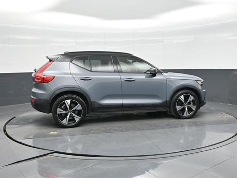 Used 2022 Volvo XC40 P8 Recharge Plus image 7