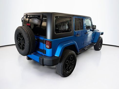 Used 2016 Jeep Wrangler Unlimited Sahara w/ Connectivity Group AWD/4WD image 9