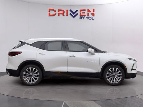 Used 2024 Chevrolet Blazer Premier w/ Driver Confidence II Package FWD image 6