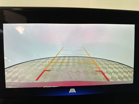 Used 2024 Chevrolet Trax LT w/ LT Convenience Package image 21