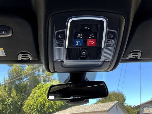 Used 2019 RAM 1500 Laramie w/ Sport Appearance Package AWD/4WD image 16