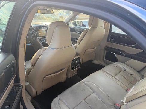 Used 2018 Lincoln Continental Reserve w/ Continental Climate Package image 10