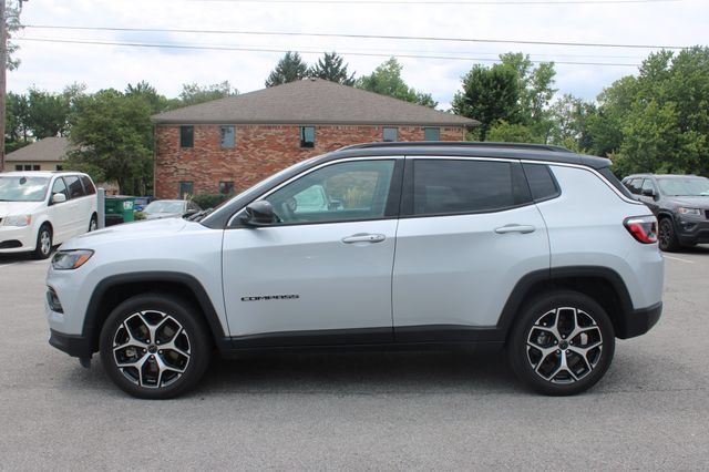 Used 2025 Jeep Compass Limited AWD/4WD image 5