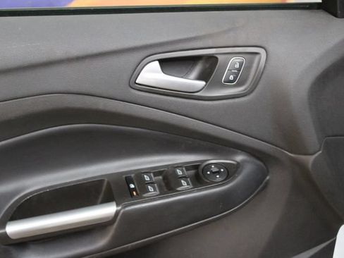 Used 2019 Ford Escape SE w/ Ford Safe & Smart Package AWD/4WD image 13