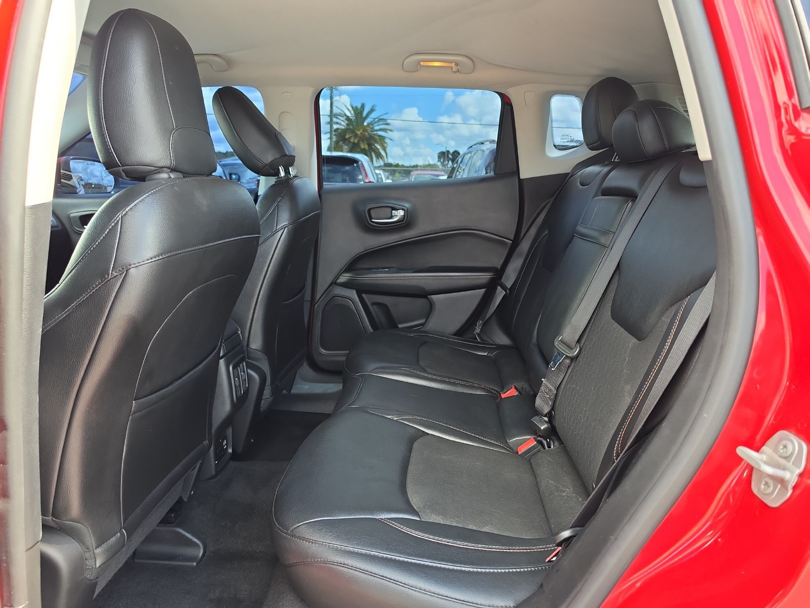 Used 2018 Jeep Compass Latitude w/ Popular Equipment Group FWD image 13