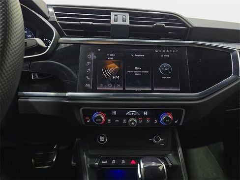 Certified 2025 Audi Q3 2.0T Premium Plus w/ Premium Plus Package image 23