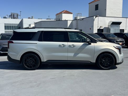 Certified 2026 Kia Carnival SX Prestige image 9