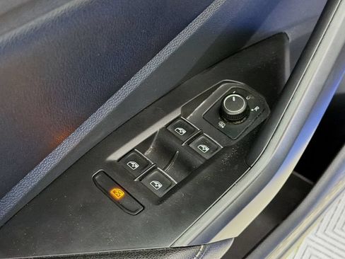 Used 2024 Volkswagen Jetta SE FWD image 21