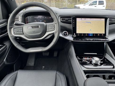 New 2026 Jeep Grand Wagoneer L 4WD w/ Premium Group I image 18