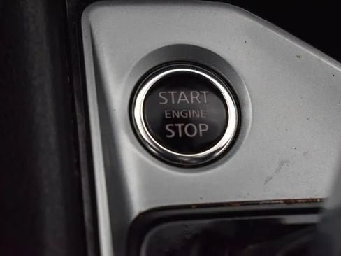 Used 2024 Nissan Altima 2.5 SV FWD image 28