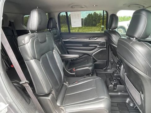 Used 2022 Jeep Grand Cherokee L Limited AWD/4WD image 46